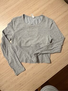 Light Gray Long Sleeve Ribbed Crop Top-built in bra (no padding)